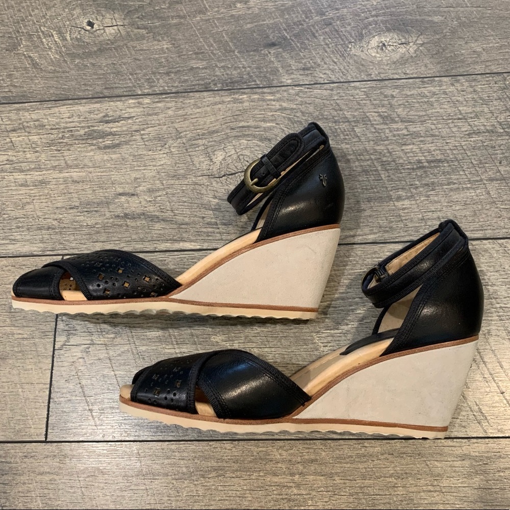 🍁SALE! Frye Wanda black ankle strap sandal wedges
